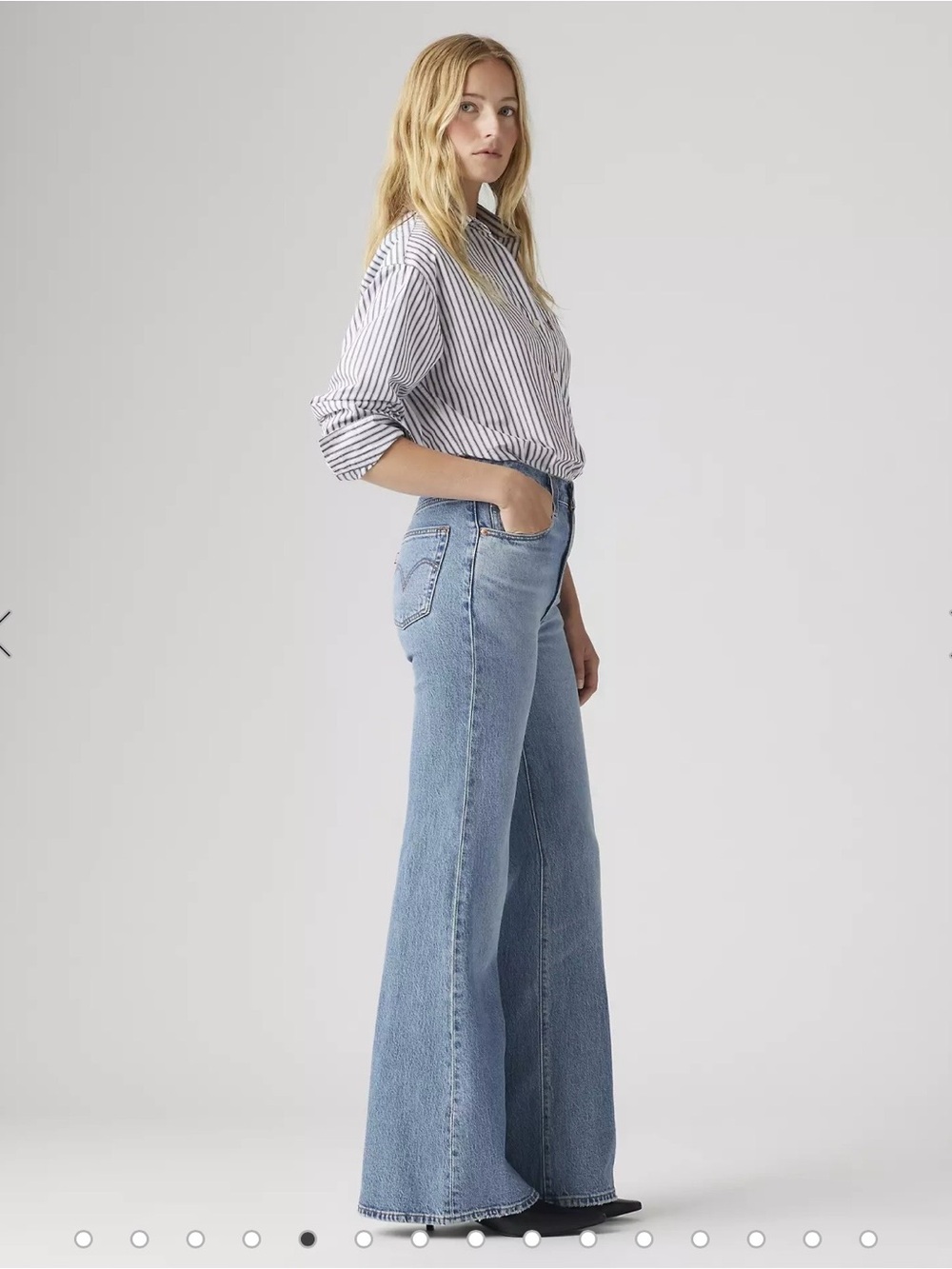 Levi's Ribcage Bell Jeans - Picture 3 of 9